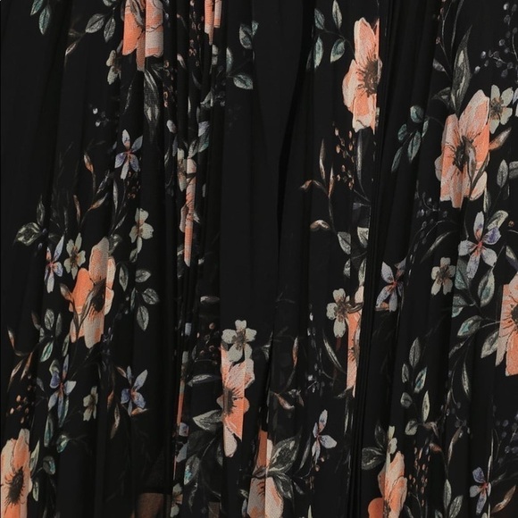 Lulu’s New With Tags Flowering Romance Black Floral Print Pleated Maxi Dress - Picture 11 of 16